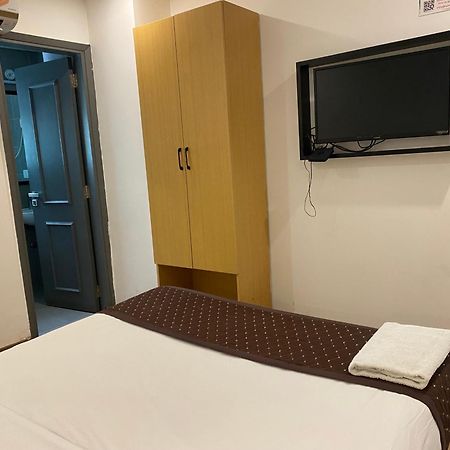 Qotel Hotel Ip Residency East Delhi Preet Vihar Nuova Delhi Esterno foto