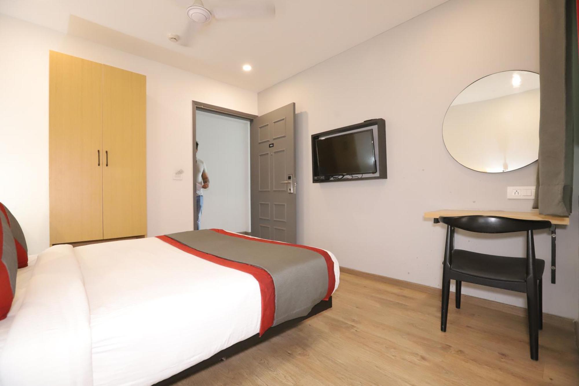 Qotel Hotel Ip Residency East Delhi Preet Vihar Nuova Delhi Esterno foto