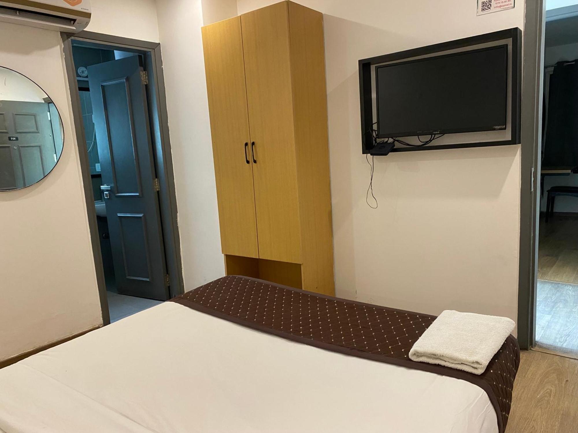 Qotel Hotel Ip Residency East Delhi Preet Vihar Nuova Delhi Esterno foto