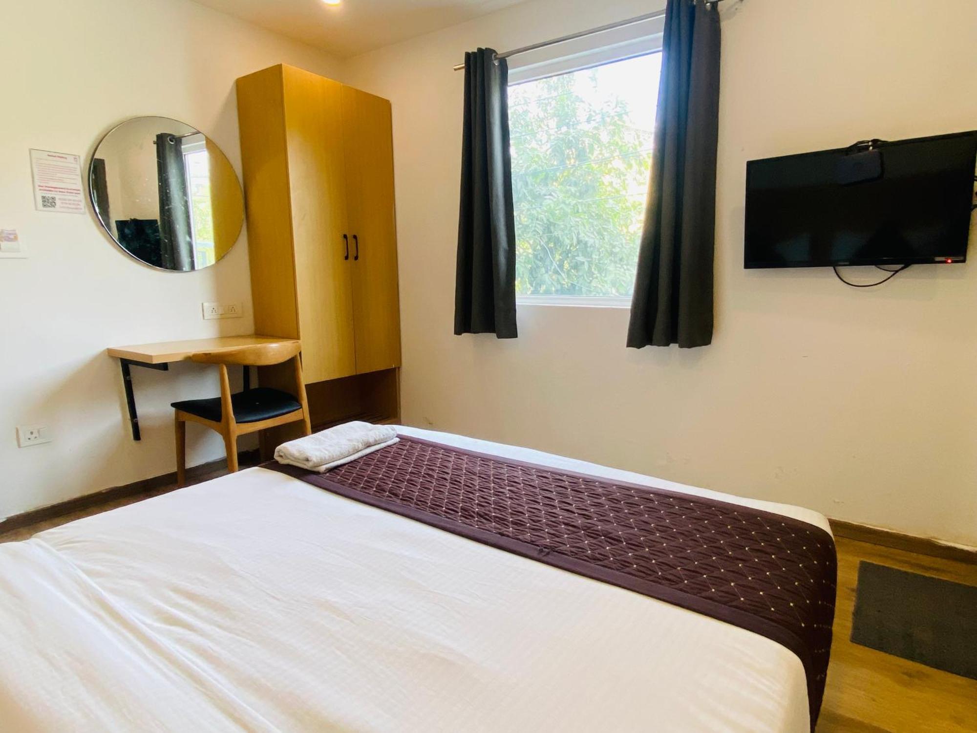 Qotel Hotel Ip Residency East Delhi Preet Vihar Nuova Delhi Esterno foto