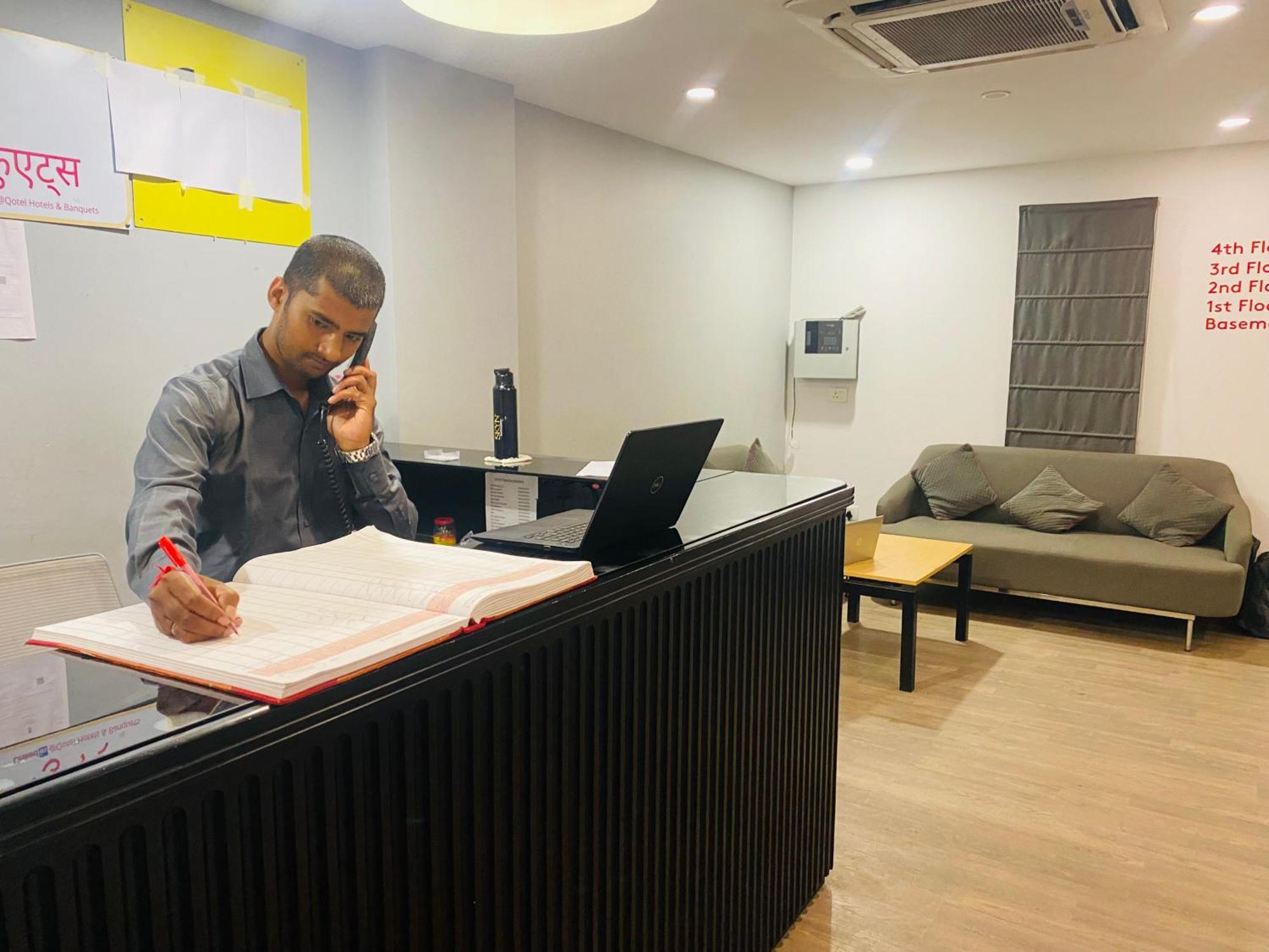 Qotel Hotel Ip Residency East Delhi Preet Vihar Nuova Delhi Esterno foto